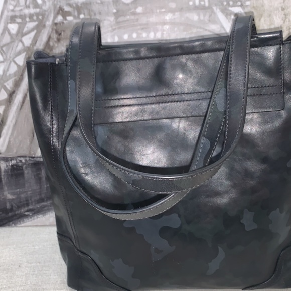 Frye Charlie Simple Tote Navy Camo Leather MSRP $398 -OCEAN CAMO- - Picture 10 of 16
